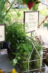 three-french-hens-market-059